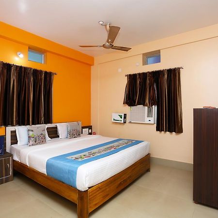 Krishna Residency Puri Bagian luar foto