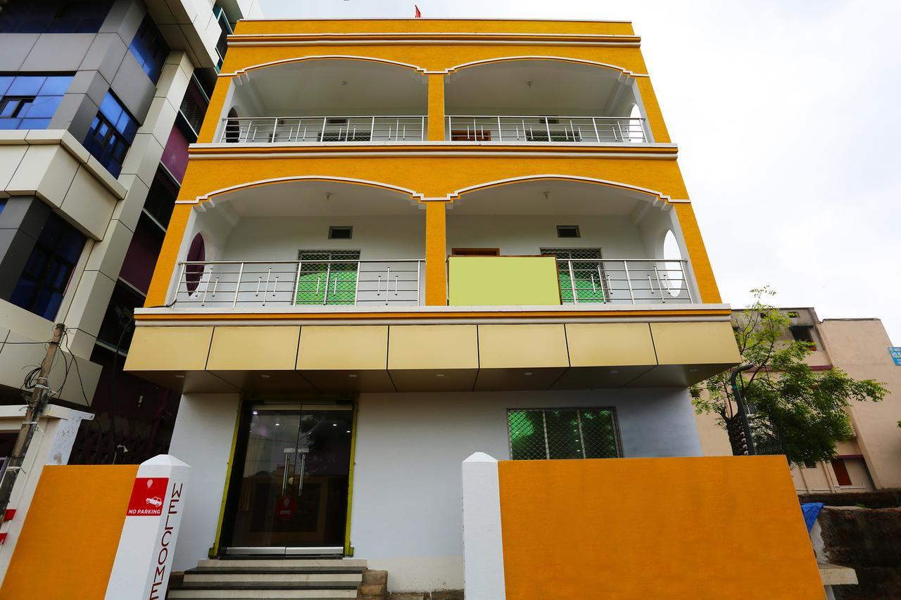 Krishna Residency Puri Bagian luar foto