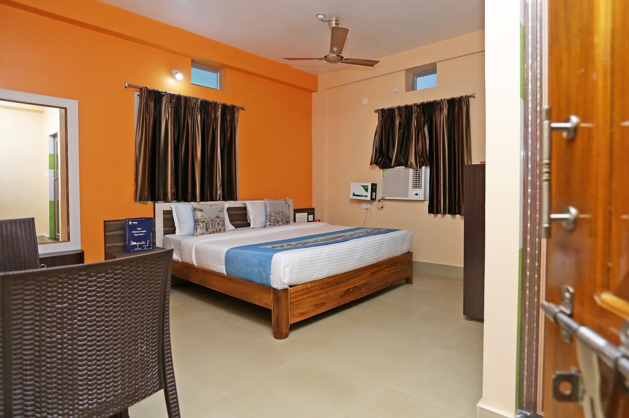 Krishna Residency Puri Bagian luar foto