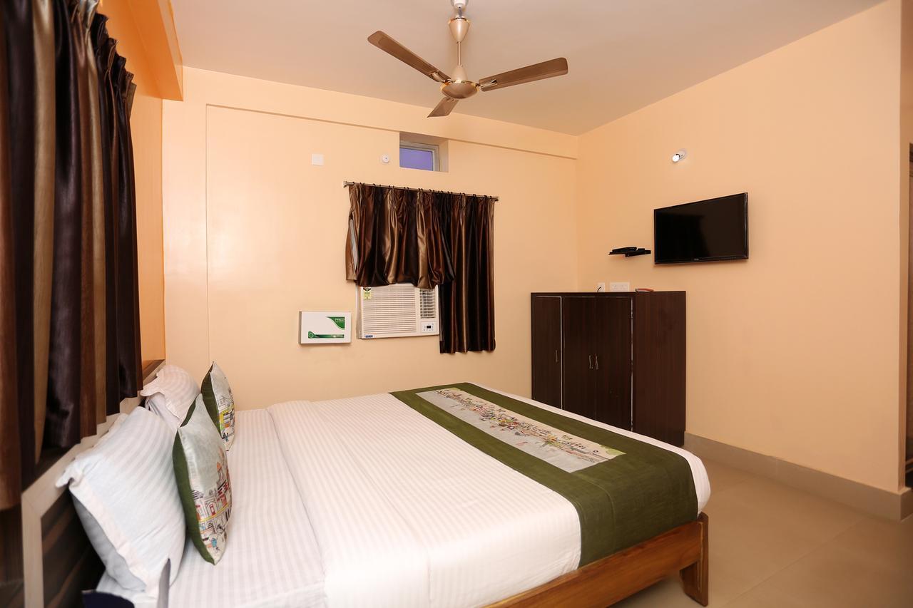 Krishna Residency Puri Bagian luar foto